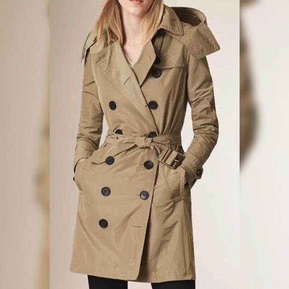 💯 authentic Burberry trench coat